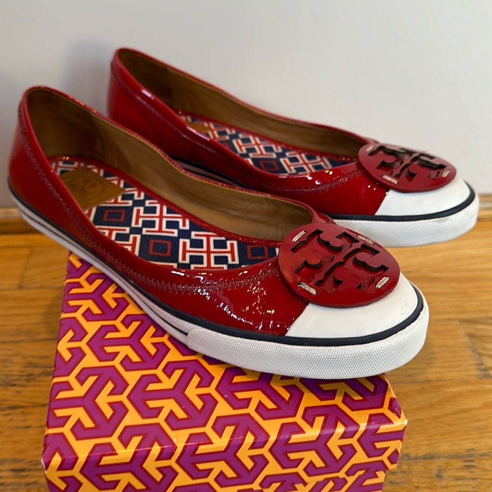 Tory Burch Channing - Patent Cherry Red, Size 7.5